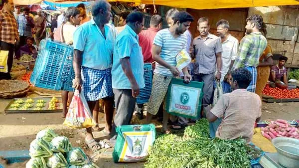 150 years old Gandhi market to be recovered! Merchants forgive!